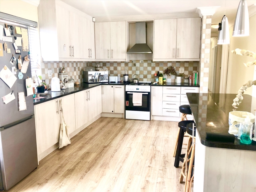 To Let 3 Bedroom Property for Rent in Loevenstein Western Cape